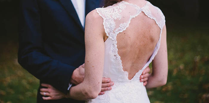 Robe de mariée sur-mesure portée par une mariée