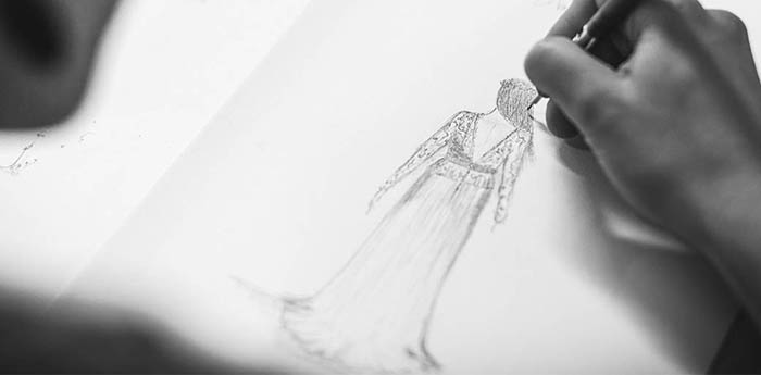Création d'un croquis de robe de mariée sur-mesure