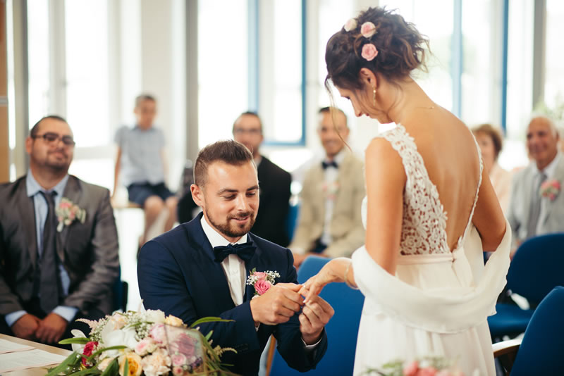 vue du dos de la robe de mariée