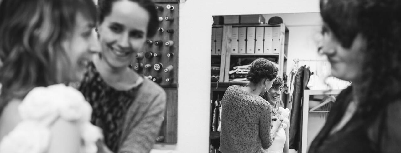 Les étapes de la création d’une robe de mariée sur-mesure