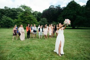 Elodie en robe de mariée sur-mesure